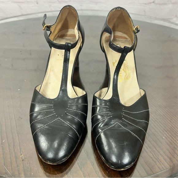 Salvatore Ferragamo Shoes - SALVATORE FERRAGAMO vintage T strap Mary Jane Kitten Heel 2” Pumps 8AA Narrow